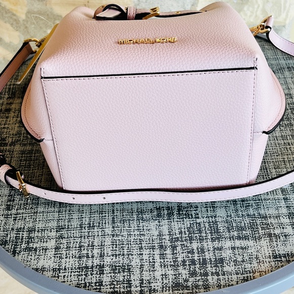 Michael Kors Emilia Small Drawstring Bucket Messenger Purse NWT Powder Blush - Picture 5 of 10